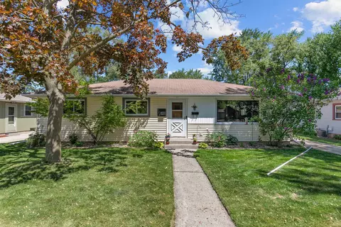 726 E Harding Dr, Appleton, WI 54915 photo 2