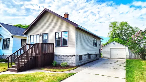1920 25th St, Two Rivers, WI 54241