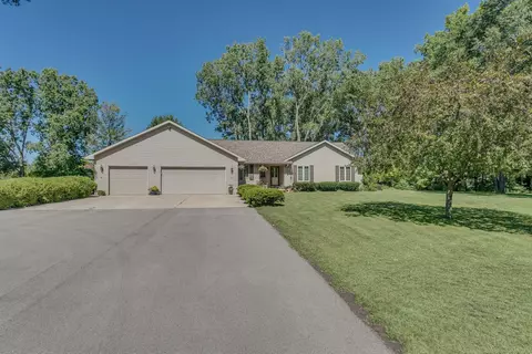 2938 White Pine Rd, Green Bay, WI 54313