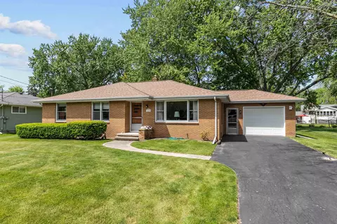 1128 Pomer Way, Menasha, WI 54952