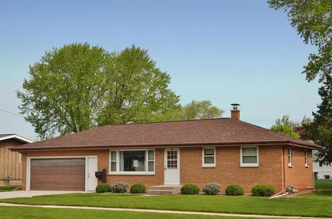 561 E 11th St, Fond Du Lac, WI 54935