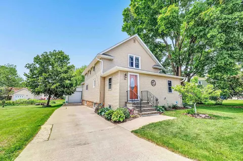 101 S 1st St, Bonduel, WI 54107