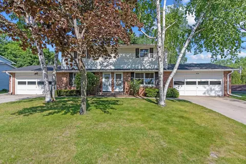 414 Pine Ter, Green Bay, WI 54303