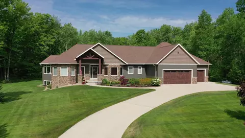 3639 Nikodem Ln, Abrams, WI 54101