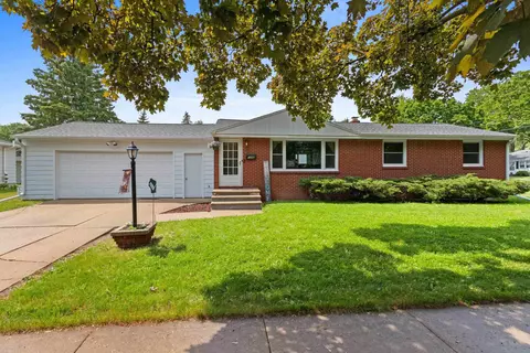 1446 Walls St, Green Bay, WI 54304