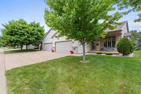 1810 E Sylvan Ave, Appleton, WI 54915