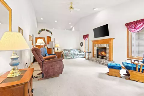 1810 E Sylvan Ave, Appleton, WI 54915 photo 5