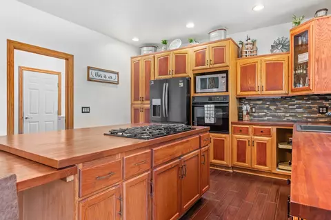 n287 Mueller Court, Appleton, WI 54915 photo 8