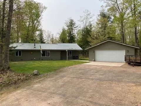 16453 Woodridge Ln, Mountain, WI 54149