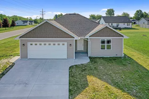 578 Dove Ln, Oconto Falls, WI 54154