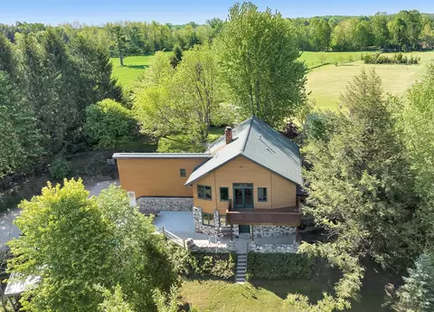 12321 Hickory Grove Rd, Maribel, WI 54227