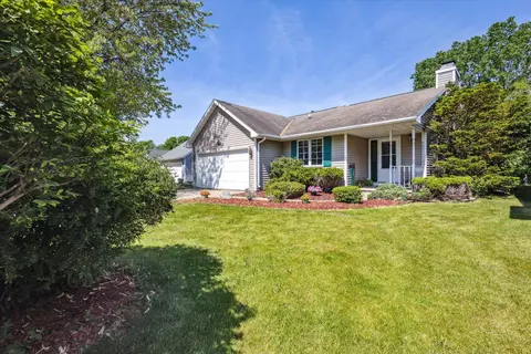 705 Kickapoo Pl, De Pere, WI 54115