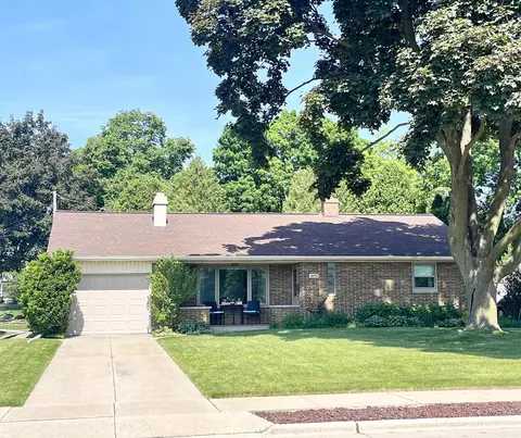 1030 S Ridge Rd, Green Bay, WI 54304
