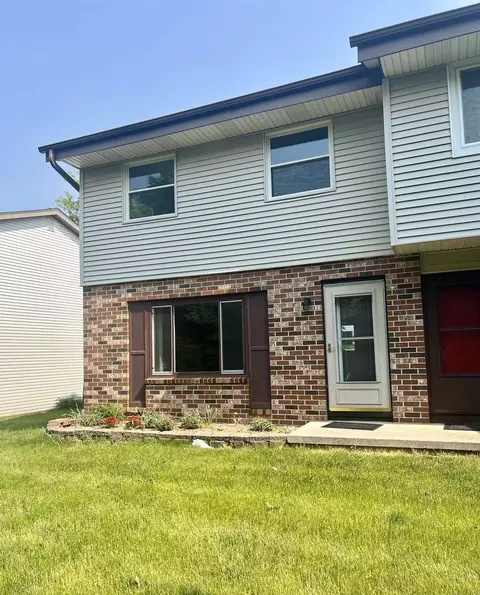 872 Castle Rd, Fond Du Lac, WI 54935
