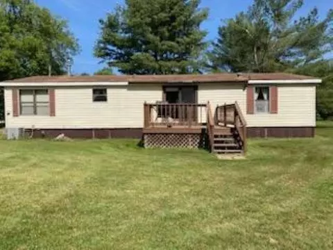 e9569 Fields Road, New London, WI 54961