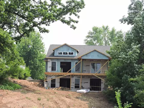 637 E Main St, Omro, WI 54963 photo 3