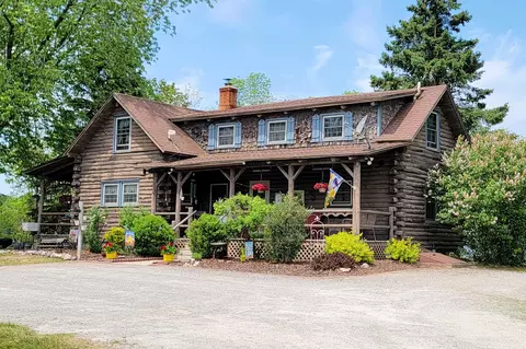 n945 River Drive, Menominee, MI 49858