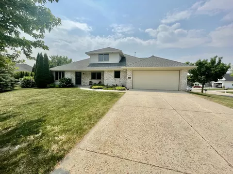1069 Coronado Ct, Oneida, WI 54155