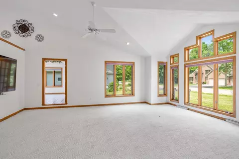 2221 Elmview Dr, Appleton, WI 54915 photo 3