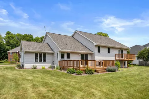 2221 Elmview Dr, Appleton, WI 54915 photo 2