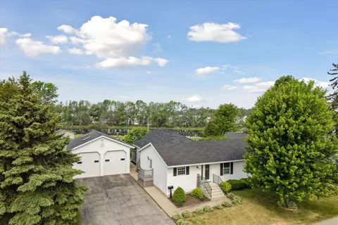 120 Scherer Ave, Oconto, WI 54153
