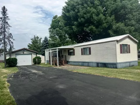 n5929 Derby Lane, Cecil, WI 54111