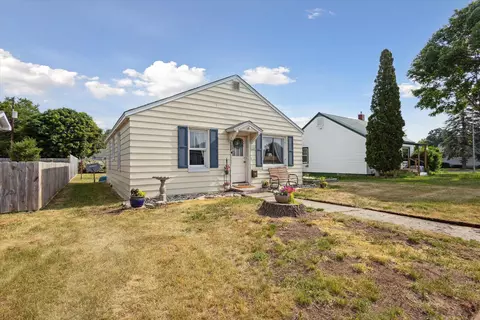 2204 15th Ave, Menominee, MI 49858