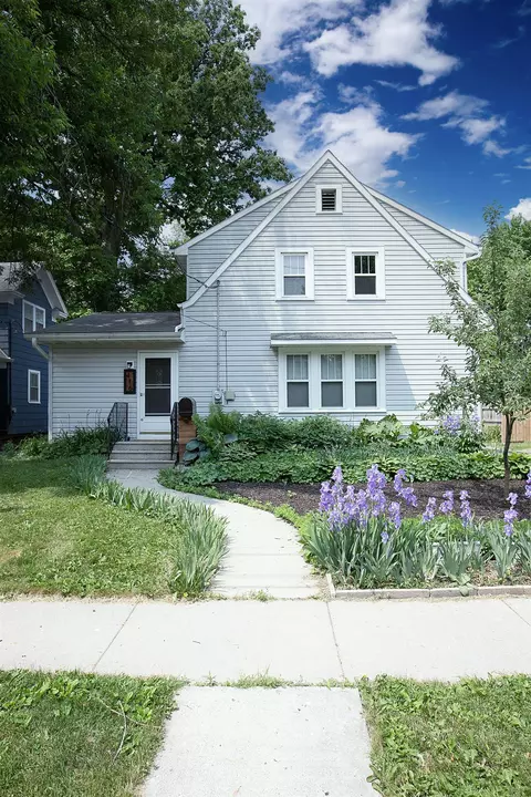 416 7th St, Neenah, WI 54956