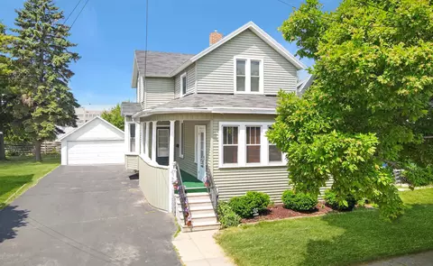 142 5th St, Neenah, WI 54956