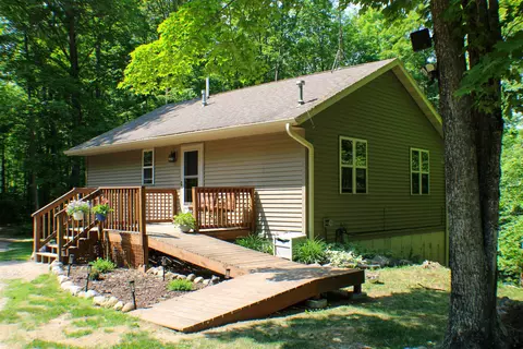 3660 Wyman Lake Ln, Crandon, WI 54520