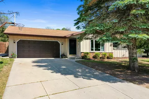 2407 Jubilee Dr, Green Bay, WI 54311