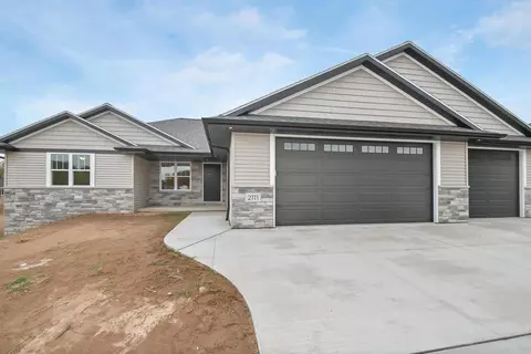 2111 Clover Field Dr, Suamico, WI 54313