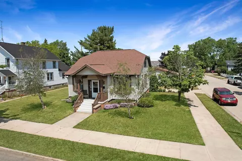 1200 17th Ave, Menominee, MI 49858