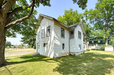 400 Wyman St, New London, WI 54961