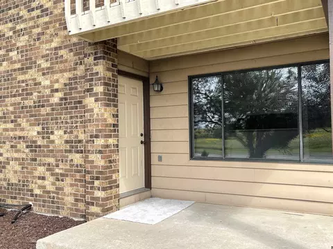 1751 Eldorado Dr #9, Green Bay, WI 54302
