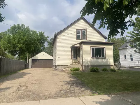844 Appleton St, Menasha, WI 54952