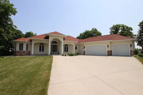 1806 Cottontail Dr, Oshkosh, WI 54904