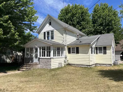 615 W Richmond St, Shawano, WI 54166