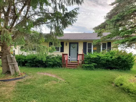 n307 County Road H, Fremont, WI 54940