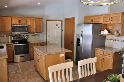 n151 Barberry Lane, Appleton, WI 54915 photo 4