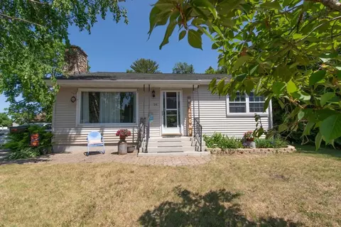 98 Williams St, Marinette, WI 54143