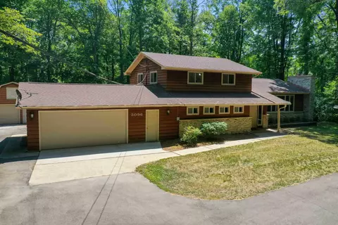 3096 Maple Grv, Suamico, WI 54173
