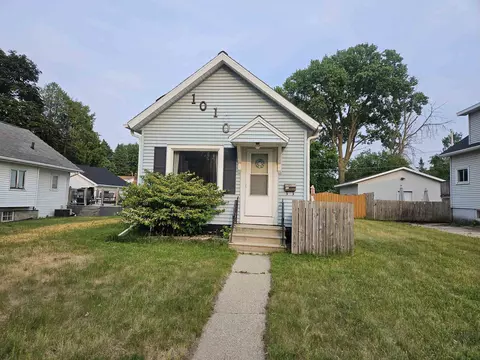 1010 Gallagher St, Green Bay, WI 54303