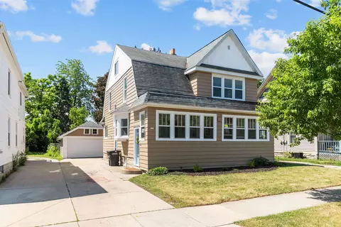 225 W 11th Ave, Oshkosh, WI 54902