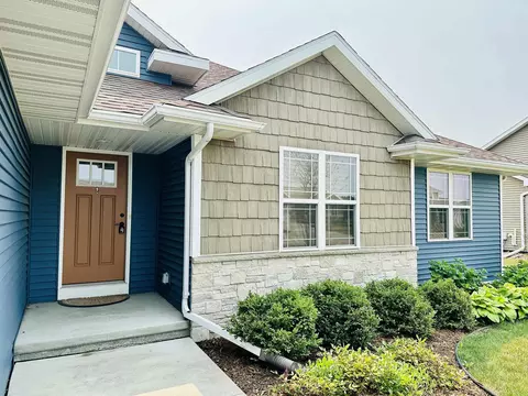 3241 E Aquamarine Ave, Appleton, WI 54913 photo 4