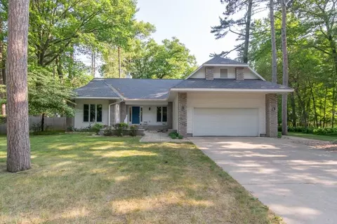 720 Edwin St, Marinette, WI 54143
