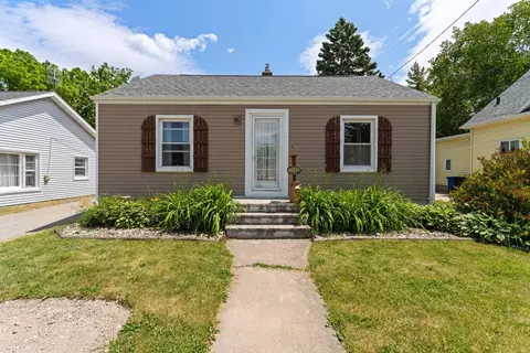 1422 Beech St, Oshkosh, WI 54901