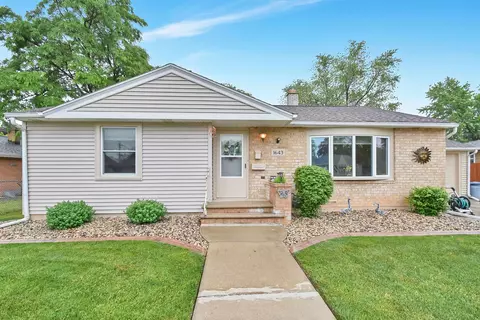 1643 Loretta Ln, Green Bay, WI 54302