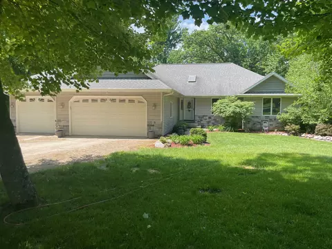 w8290 Royal Oaks Drive, Wautoma, WI 54982