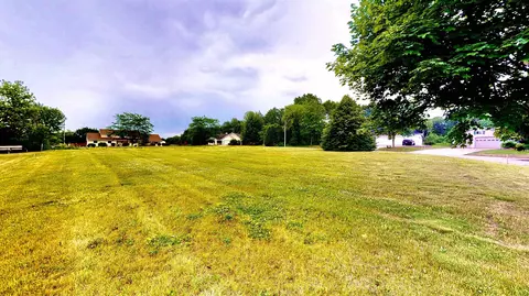 Mcdougal Circle, Oconto Falls, WI 54154